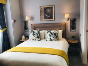 The Alexander - Seaside Hideaway